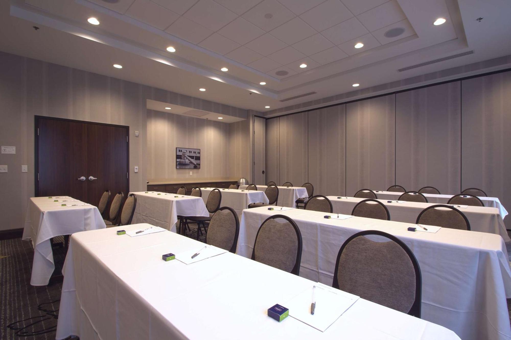 Hampton Inn & Suites Columbus/University Area Esterno foto