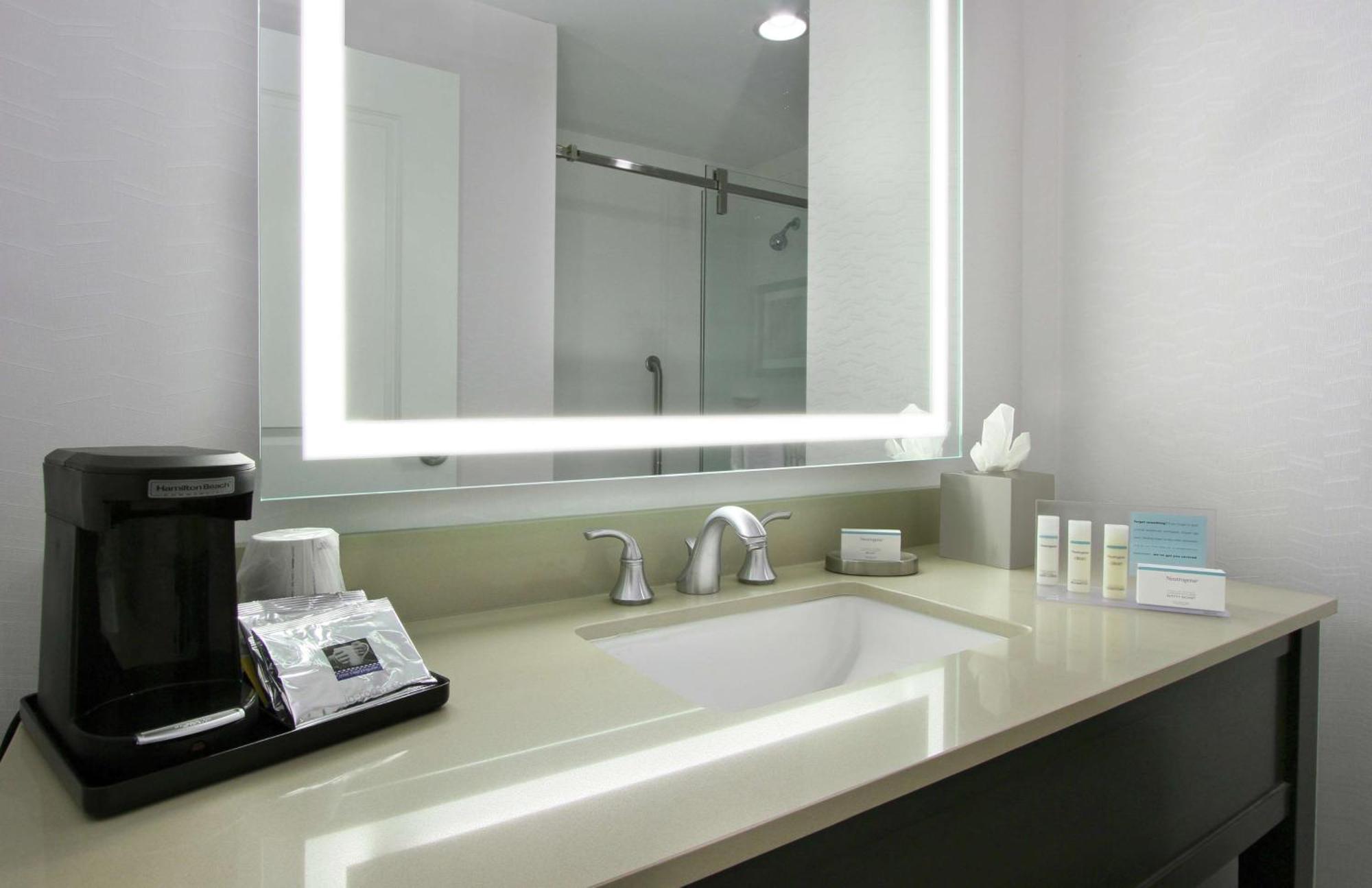Hampton Inn & Suites Columbus/University Area Esterno foto
