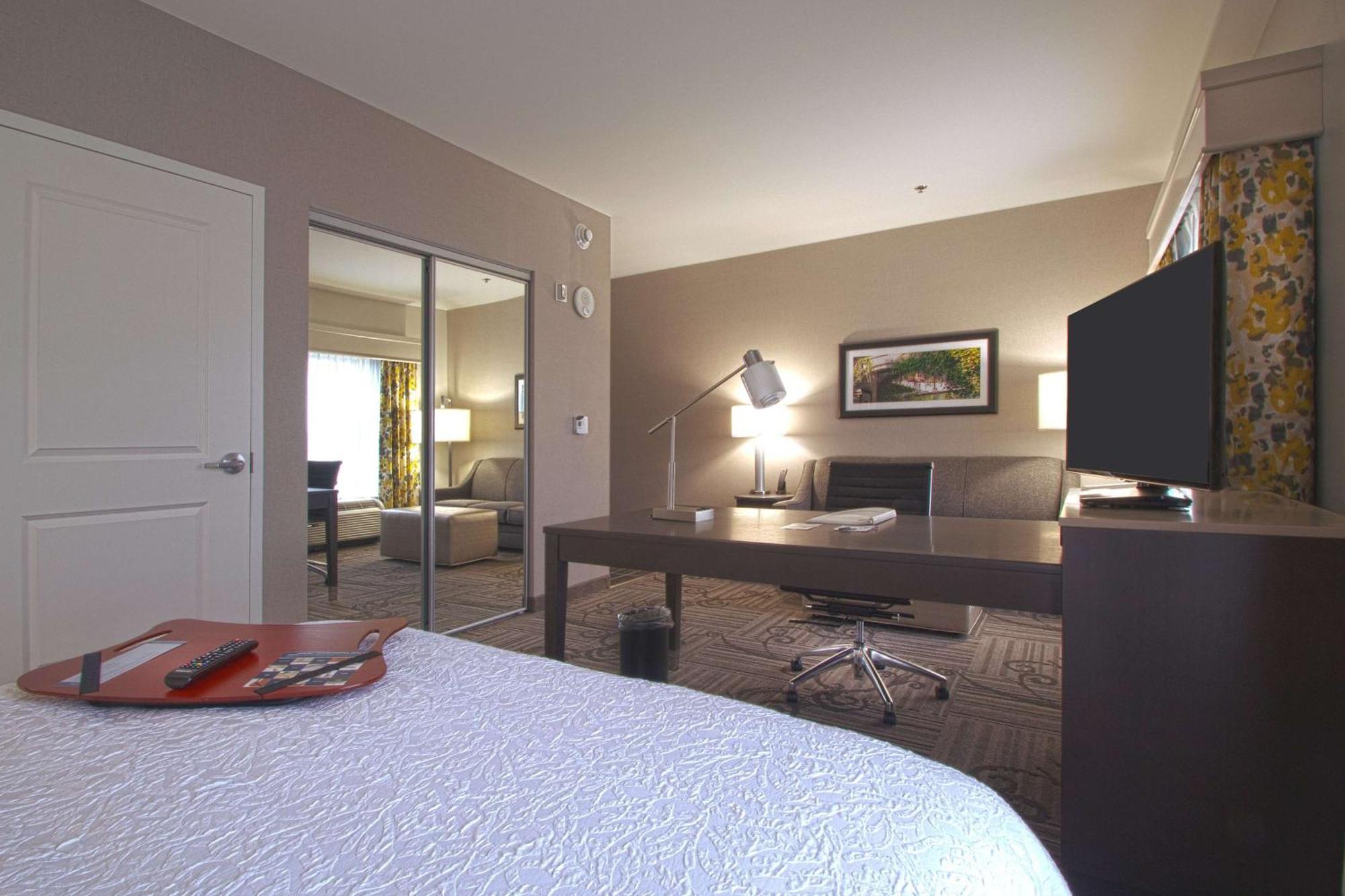 Hampton Inn & Suites Columbus/University Area Esterno foto