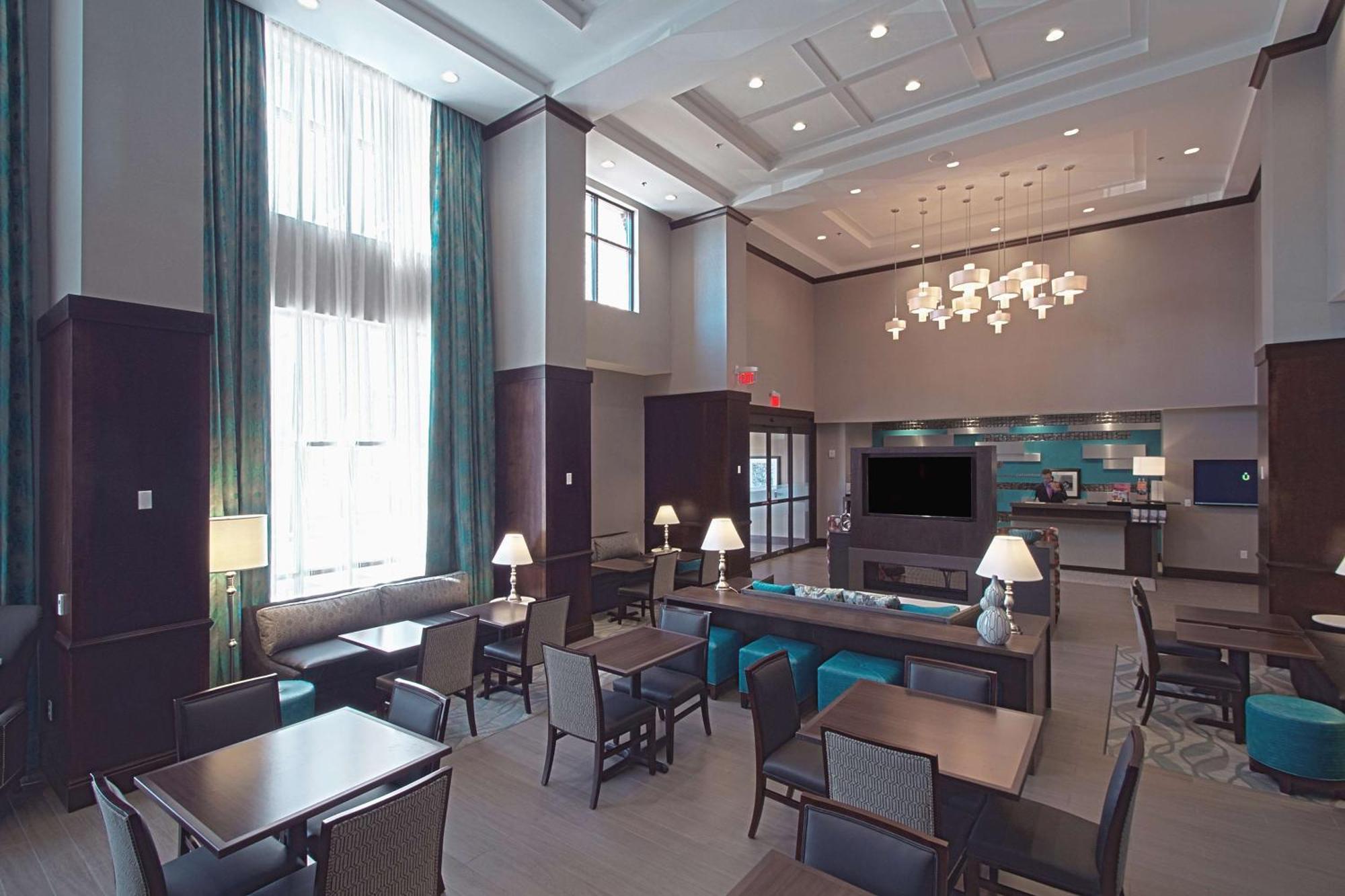 Hampton Inn & Suites Columbus/University Area Esterno foto